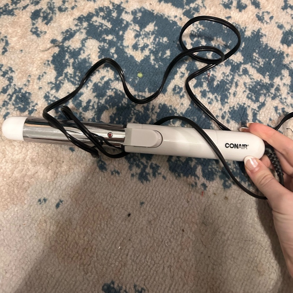Conair curling iron, perfect conditionion